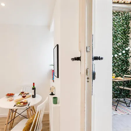 Charming Studio With Terrace Near Eiffel Tower-2