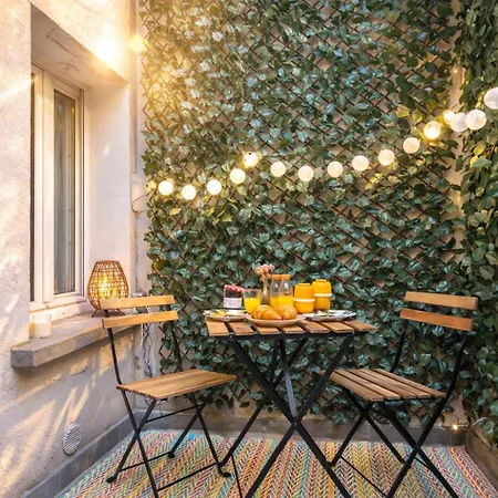 Charming Studio With Terrace Near Eiffel Tower-3
